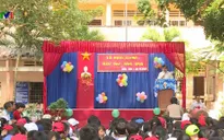 Ngày khai giảng tại vùng lũ Đồng Tháp