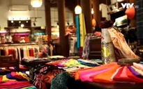 Buổi sáng ở làng lụa Vạn Phúc
