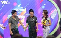 Bé Bôm hạnh phúc nhận giải tại VTV Awards 2018
