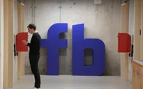 Anh cân nhắc tăng thuế với Facebook và Google