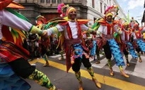 Cuộc diễu hành đầy sắc màu đón năm mới 2018 ở Colombia