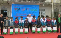 Trao tặng gần 300 phần quà cho học sinh dân tộc Dao