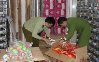 Liên tiếp bắt giữ trên 300 tấn hàng lậu