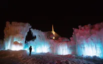 Chiêm ngưỡng lâu đài băng tại Winnipeg
