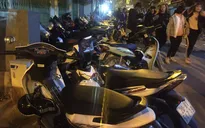 Nhiều bãi trông xe tự phát, "thổi giá" dịp Trung thu