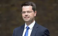 Anh: Bộ trưởng phụ trách Bắc Ireland đột ngột từ chức