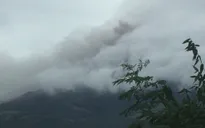 Philippines nâng cảnh báo núi lửa Mayon