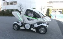 Ô tô điện có thể gập lại như robot