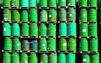 Giá dầu tiến sát mức 70 USD/thùng lần đầu tiên kể từ năm 2014