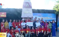 Những Việt kiều trẻ lần đầu đến với Trường Sa