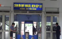 Cổng soát vé tự động ở ga Sài Gòn dễ dàng bị "qua mặt"