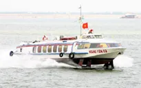 Cấm ô tô trên 12 chỗ ra đảo Cát Bà