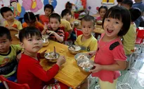 Trẻ mẫu giáo được hỗ trợ tiền ăn trưa bằng 10% mức lương cơ sở
