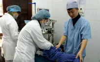 Lạng Sơn: Gắp vòng kim loại trong thực quản bé 4 tuổi
