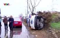 Trung Quốc: Ô tô lấn làn đâm xe bus, 4 người bị thương