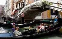 Venice thu phí du lịch để đối phó với làn sóng đông đảo du khách
