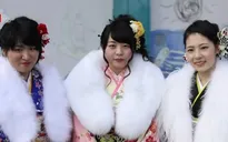 Thiếu nữ Nhật Bản rạng rỡ với Kimono trong lễ trưởng thành