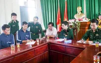 Cứu hai ngư dân Philippines gặp nạn, trôi dạt nhiều ngày trên biển