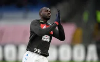 Chấp nhận phá kỷ lục chuyển nhượng thế giới, Man Utd vẫn nhận cái kết đắng lòng