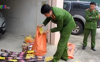 Nghệ An: Bắt xe khách vận chuyển hơn 50kg pháo từ Lào về Việt Nam