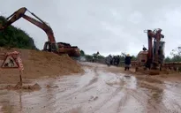 Mưa lớn gây sạt lở tại Nam Trung Bộ