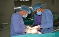 Phẫu thuật khối u xơ tử cung to như mang bầu 5 tháng
