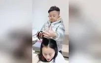 Cậu bé 6 tuổi gây bão mạng vì tạo mẫu tóc “siêu ngầu”