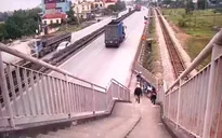 Hải Dương: Nghịch lý cầu cho người đi bộ gần điểm đen giao thông