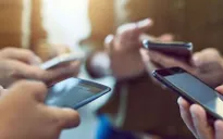 Người Việt dành hơn 70% thời gian sử dụng điện thoại để giải trí trong dịp Tết