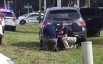 Nghi phạm vụ xả súng ở Florida (Mỹ) ra đầu hàng