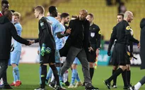 Henry bị Monaco sa thải