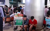 Sân bay Tân Sơn Nhất kẹt xe cả trong lẫn ngoài
