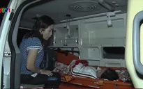 Điều trực thăng đưa sản phụ ở xã đảo Sinh Tồn vào đất liền điều trị