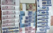 Phí đổi tiền lẻ tăng chóng mặt dịp cận Tết