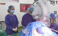 Lần đầu tiên phẫu thuật u não bằng phương pháp thức tỉnh
