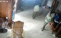 Nghệ An: Thêm một cán bộ quản lý thị trường bị bắt vì "tống tiền" nhà thầy lang