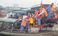 Tặng quà Tết cho 350 tiểu thương chợ nổi Cái Răng