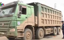 Khó xử lý dứt điểm xe quá tải trên Quốc lộ 21