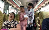 “Chuyến xe yêu thương” đưa người bệnh về quê đón Tết