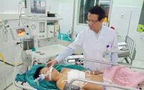 Ngã trên đường đi học về, bé trai bị đứt động mạch phổi