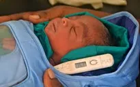 Hạ thân nhiệt ở trẻ sơ sinh trong mùa lạnh