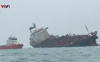 Tàu chở dầu bốc cháy ngoài khơi Hong Kong (Trung Quốc)