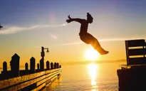 Thức giấc cùng các bạn trẻ nhảy Parkour
