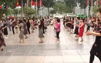 Buổi sáng với những phụ nữ yêu khiêu vũ thể thao