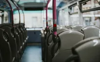 Anh: Đề xuất giảm số ngày đi học để hỗ trợ sinh viên sống xa trường