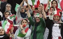 Phụ nữ Iran lần đầu được vào sân bóng sau 40 năm