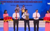Lãnh đạo tỉnh Hà Tĩnh đối thoại và tôn vinh doanh nhân tiêu biểu