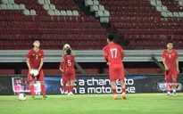 VIDEO: ĐT Việt Nam tập làm quen SVĐ Kapten Dipta