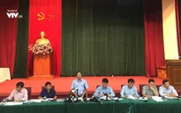 Hà Nội khuyến cáo người dân không ăn, uống nước nhiễm dầu thải