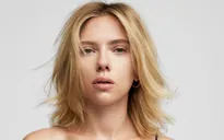 Scarlett Johansson khoe vẻ đẹp không tì vết